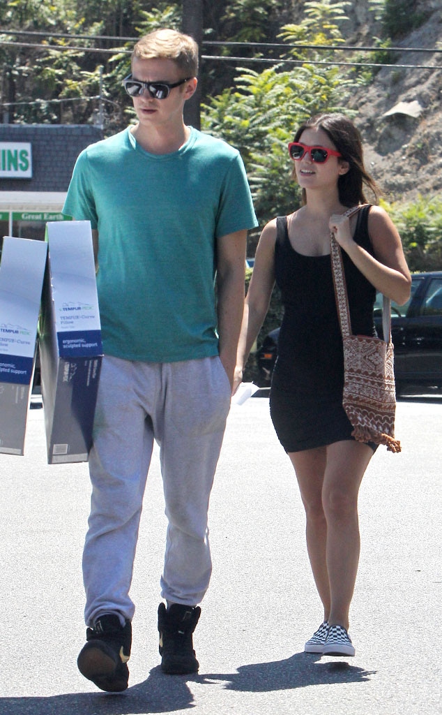 Pregnant Rachel Bilson & Beau Hayden Christensen Run Errands in L.A